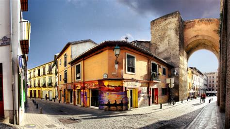 Granada: mejores páginas, chats, grupos y lugares。